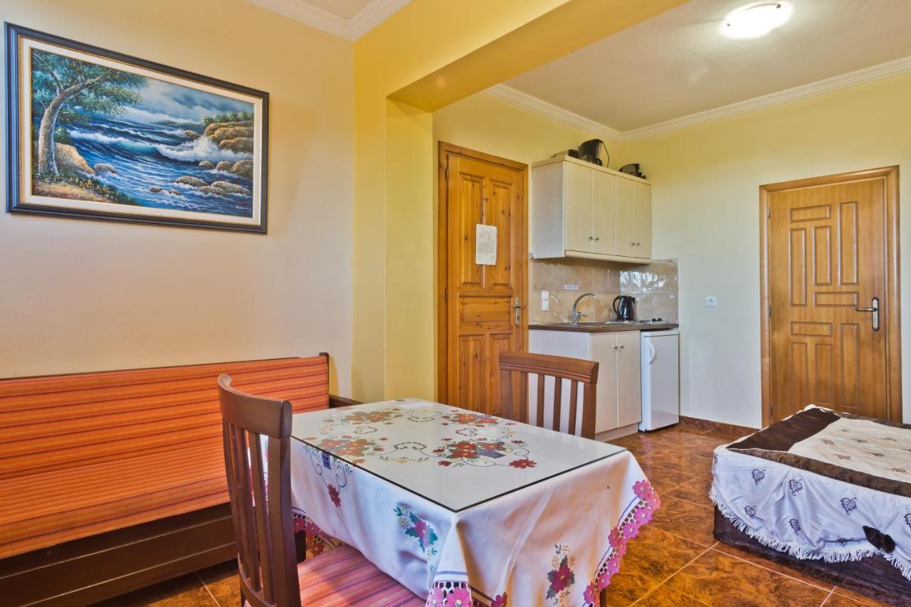 Montemar Studios & Apartments Arkásza Kültér fotó
